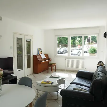 Maison Avec Jardin Au Centre De Avec Borne De Recharge Voiture Electrique Villa *